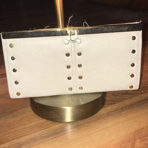 White wallet - Gold accents 🔵🔵